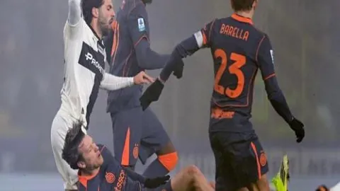 拜仁发布欧冠八强首战首发阵容，坎塞洛遭遇重大挑战？